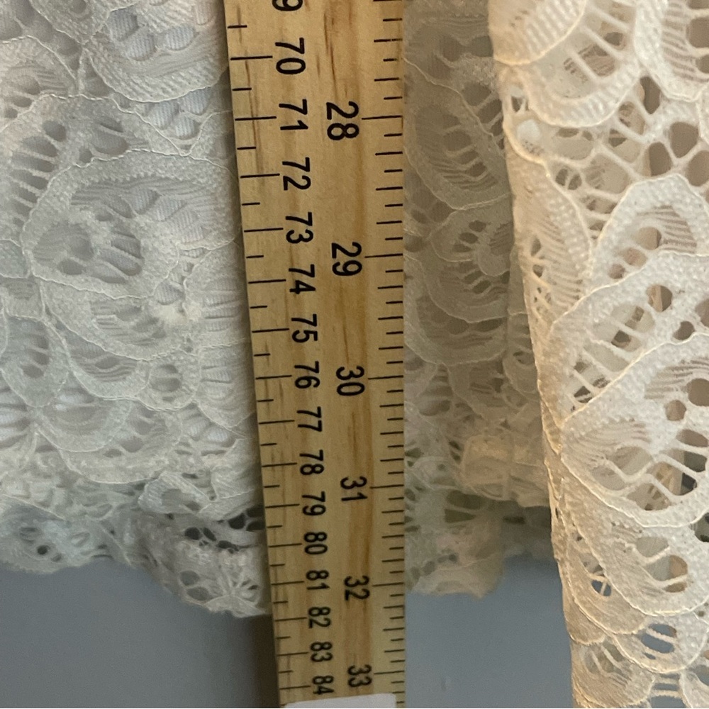 Francesca's Kylie Scallop Trim Solid Lace Shift DressWomen's Size M - Picture 6 of 6